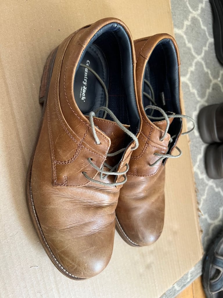 Mens casual Country Jacks leather shoes size 11  tan