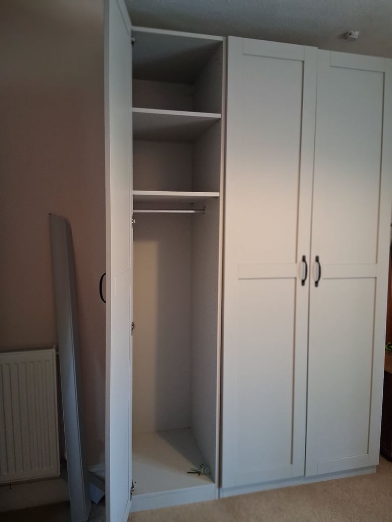 Triple Wardrobe with storage