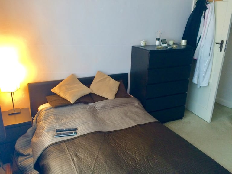 Good Size-High Spec Double Room to rent, Ealing – Pitshanger – Hanger Lane 