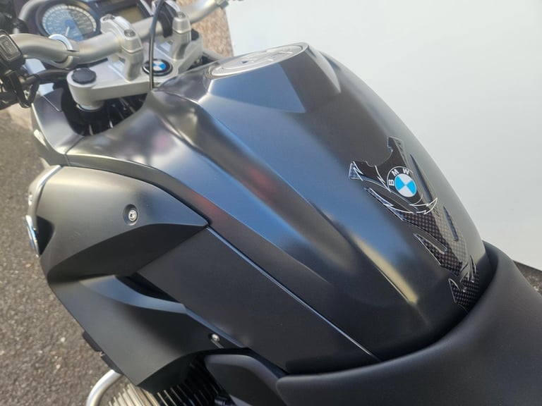 BMW R1200gs with full bmw vario luggage 