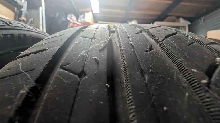 BMW 320 5 rims 4 tyres 2012 