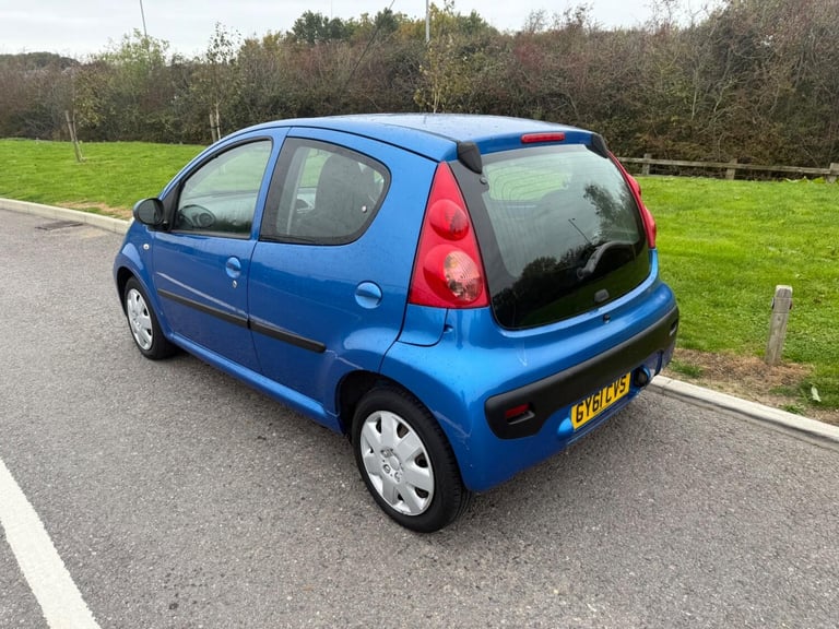 PEUGEOT 107 1.0 12V Urban 2011