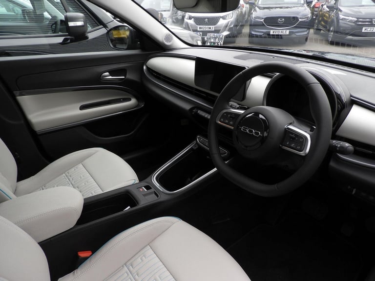  Fiat 600 600 La Prima 1.2 100hp Hybrid Edct-6 Petrol/Electric Hybrid Automatic
