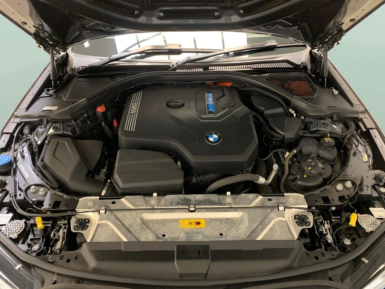 2021 BMW 3 Series 330e xDrive M Sport 4dr Step Auto SALOON PETROL/ELECTRIC Automatic