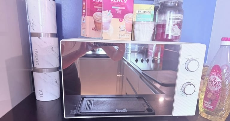 image for Immaculate condition white microwave £10