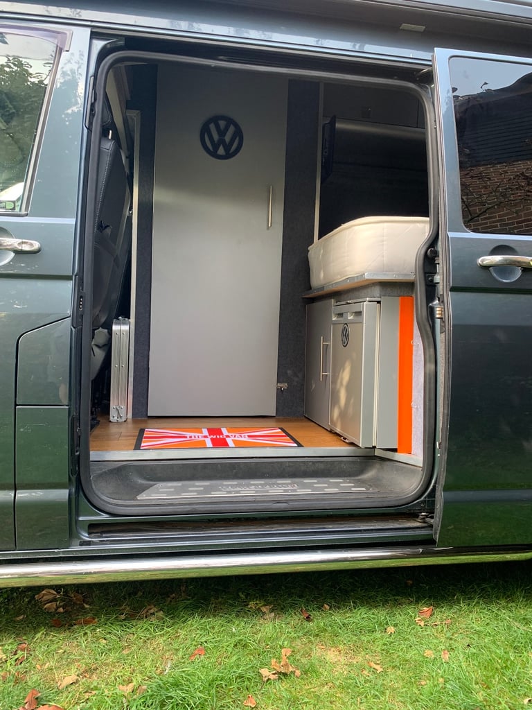 Volkswagen t5 camper van high top 2.5 manual