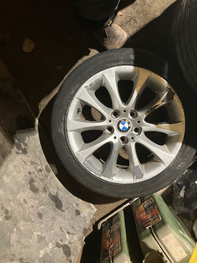 image for BMW 320i Alloy Wheels & Tyres