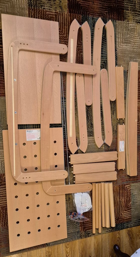 Snuzpod for baby (used) with blankets