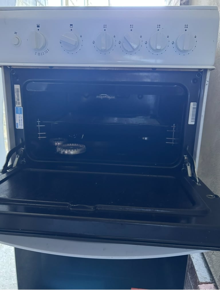 Indesit gas cooker