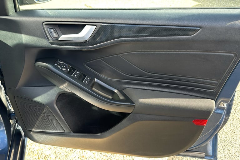  Ford Focus 1.0t Ecoboost St Line Hatchback 5dr Petrol Manual Euro 6 s/s 125 Ps