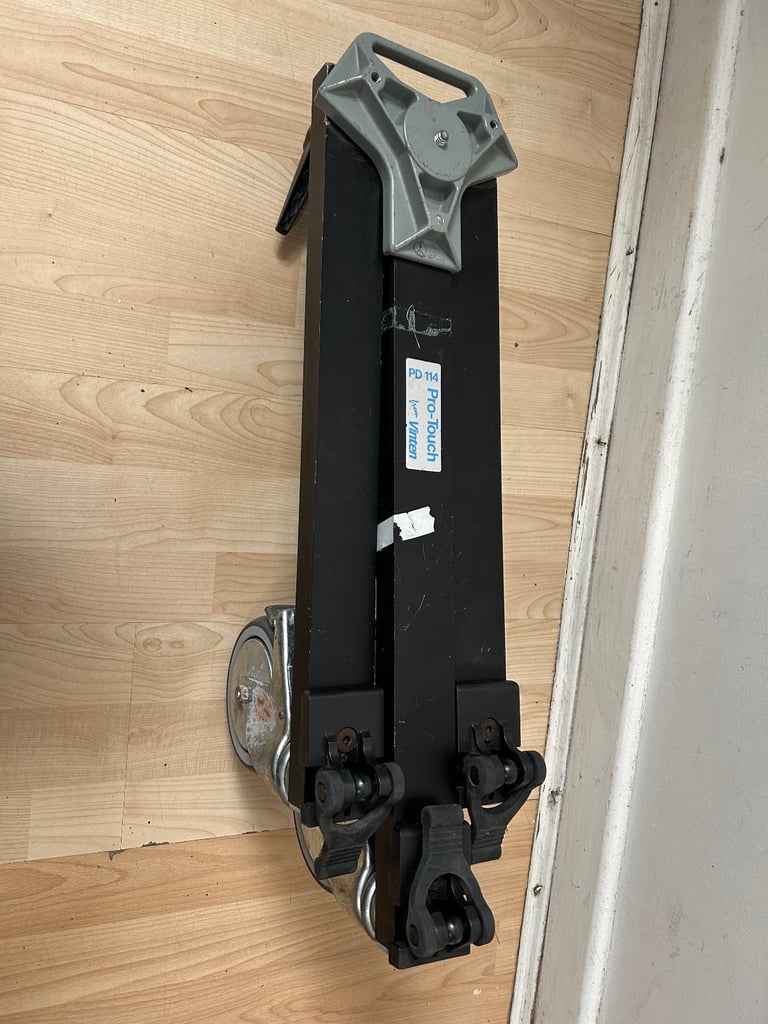 professional tripod pro Touch with dolly 