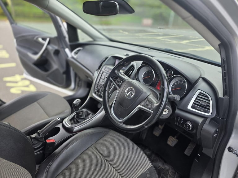 2013 Vauxhall Astra 1.7 CDTi ecoFLEX SE Sports Tourer Euro 5 (s/s) 5dr ESTATE Diesel Manual