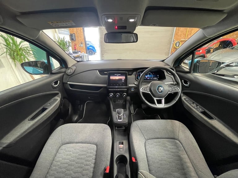 2020 Renault Zoe R135 52kWh Iconic Auto 5dr (i, Rapid Charge) HATCHBACK Electric Automatic
