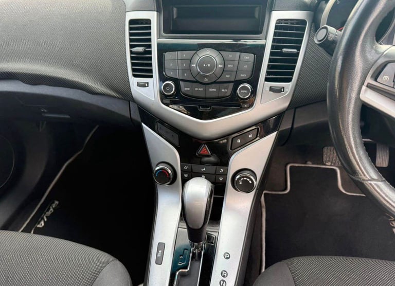 Chevrolet, CRUZE, Hatchback, 2011, Other, 1598 (cc), 5 doors