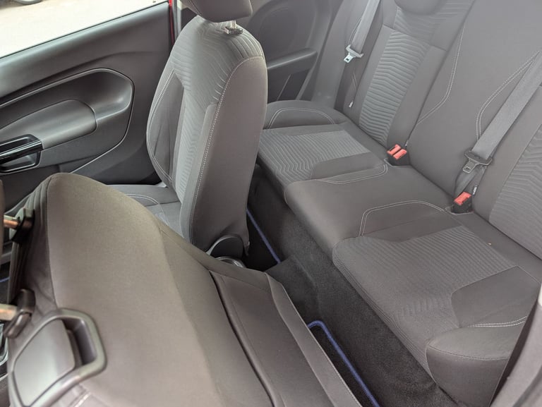 Ford, FIESTA, Hatchback, 2015, Manual, 1241 (cc), 3 doors