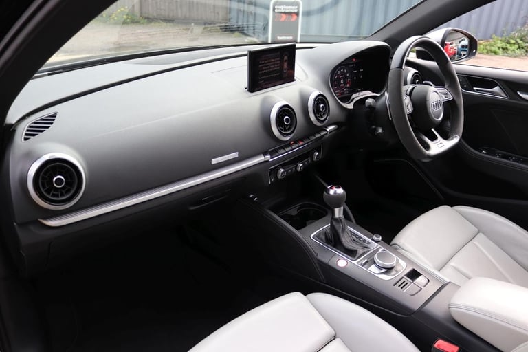 Audi RS3 2.5 TFSI S Tronic quattro - STAGE 2 - PAN RF - ACC - CARBON - SS SEATS 