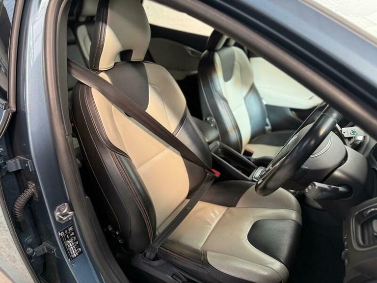2014 Volvo V40 1.6 D2 Lux Powershift Euro 5 (s/s) 5dr HATCHBACK Diesel Automatic