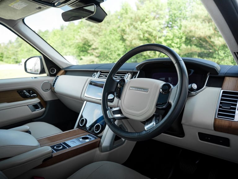  Land Rover Range Rover 5.0 P525 V8 Autobiography Auto 4WD Euro 6 (s/s) 5dr Petrol Automatic