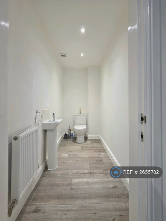 3 bedroom house in Commissioner Square, Paddington, Warrington, WA1 (3 bed) (#2655782)