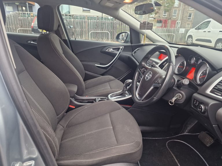 Vauxhall, ASTRA, Hatchback, 2010, automatic 1598 (cc), 5 doors