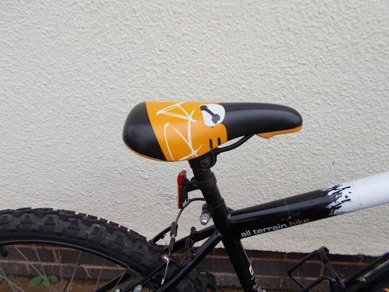 Boys Mountain Bike Serviced 26" Wheel 14" S Frame Little use View Exeter