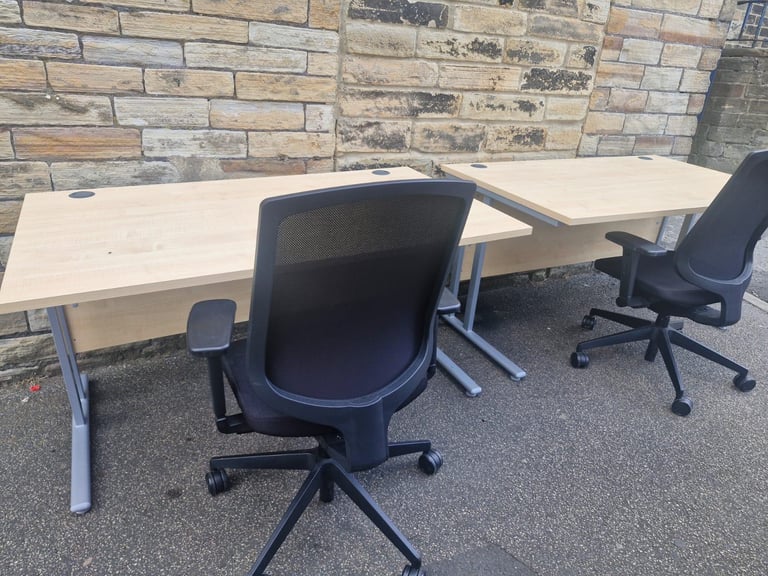 image for Cantilever office desks 1400 x 800 (4 available)