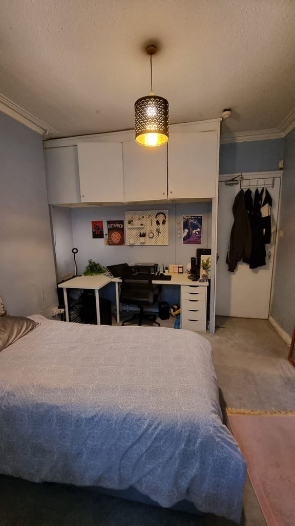 Furnished flat adjacent to Glasgow university