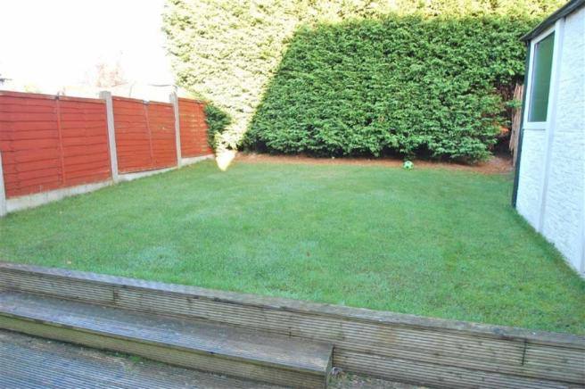 3 Bed Semi-Detached House Blythe Avenue SK7