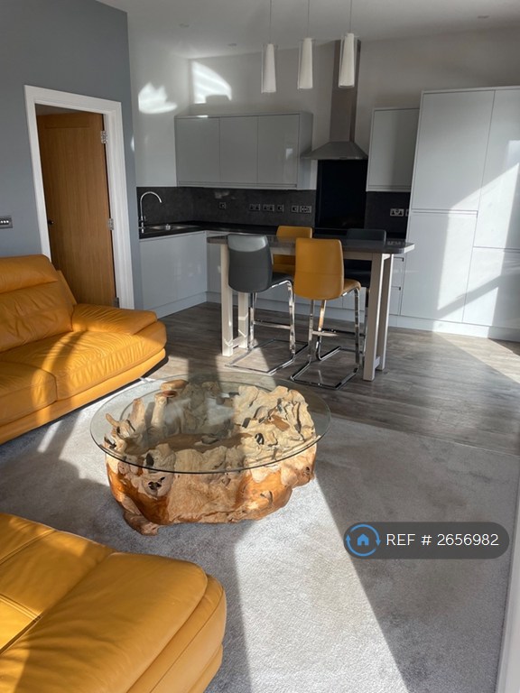 1 bedroom flat in Dock Tavern Lane, Gorleston, Great Yarmouth, NR31 (1 bed) (#2656982)