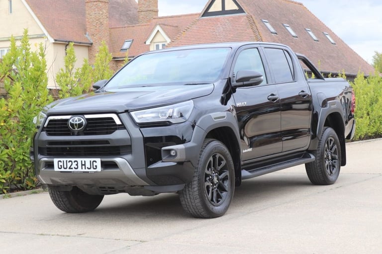 2023 Toyota Hilux 2.8 D-4D Invincible X Pickup Double Cab 4dr Diesel Auto 4WD Euro 6 (s/s) (2 PIC...