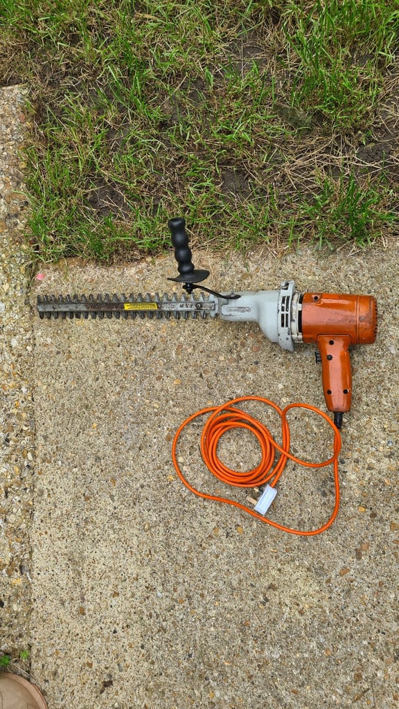 Black and Decker hedge trimmer 