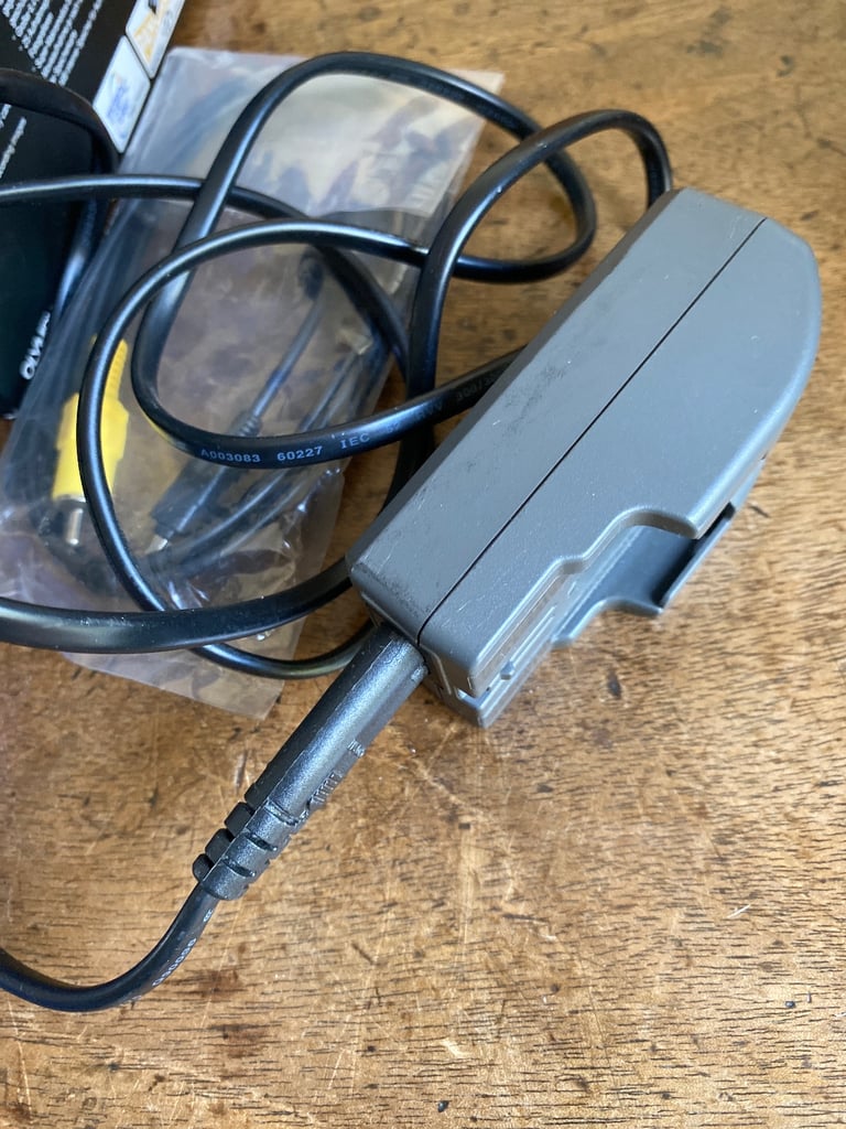 OLYMPUS DIGITAL MJU 600 CAMERA 6.0MP Silver Boxed Instructions Charger 