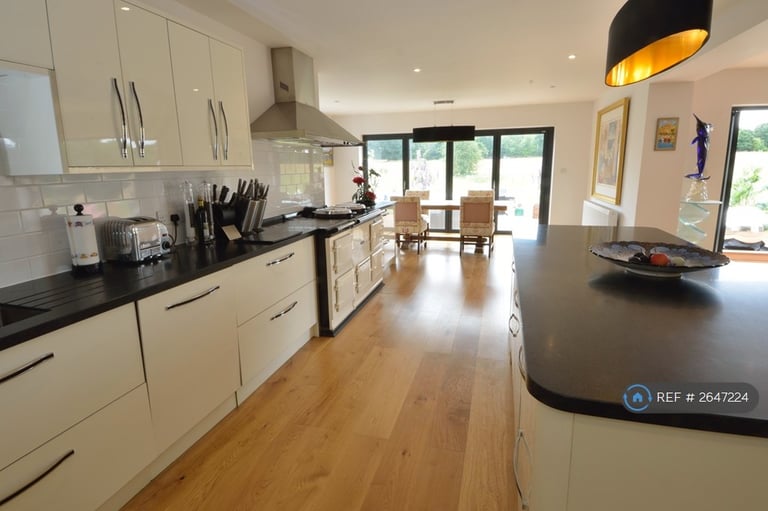 4 bedroom house in Northcourt, Pangbourne, Reading, RG8 (4 bed) (#2647224)