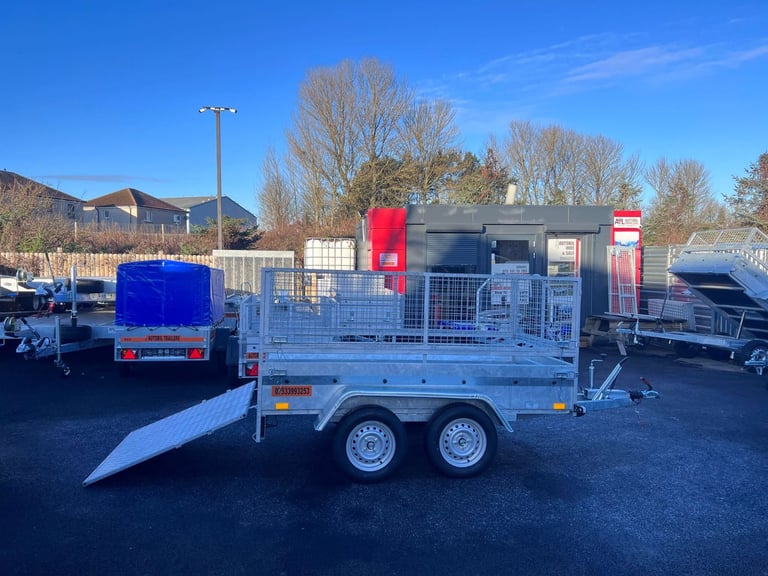 New 8,2ft x 4,3ft twin axle trailer with 60cm mesh and ramp 1300kg braked
