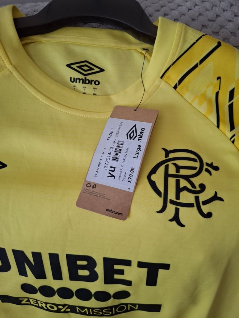BNWT Mens Rangers goalkeeper top (size large)