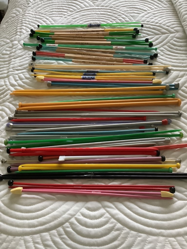 image for Vintage plastic and metal knitting needles some never been used