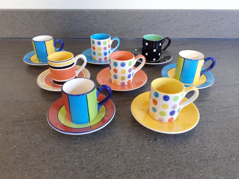Set of 8 coffee cups