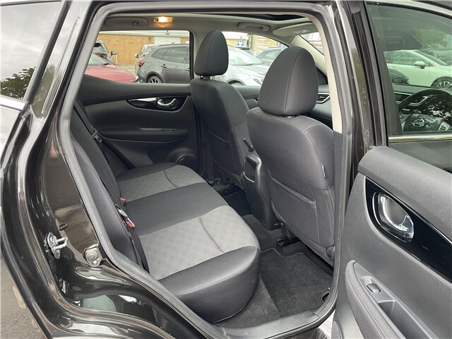 2017 Nissan Qashqai 1.6 DiG-T N-Connecta 5dr Hatchback Petrol Manual