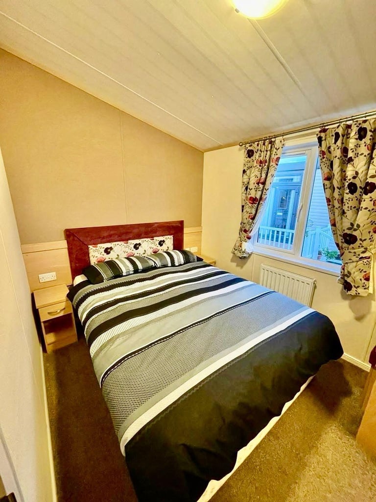 STUNNING LODGE BY THE BEACH FREE 2025 SITE FEES TOWYN NORTH WALES CORNER PLOT