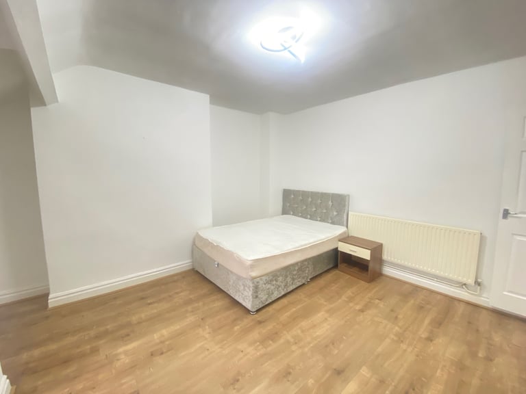 3 BEDROOM FURNISHED APARTMENT TO RENT IN KENSINGTON