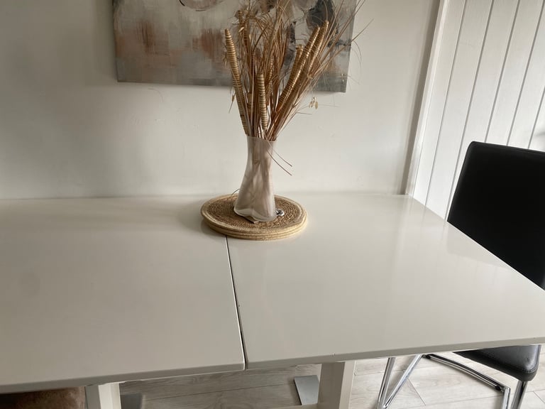 image for Extendable Gloss Table