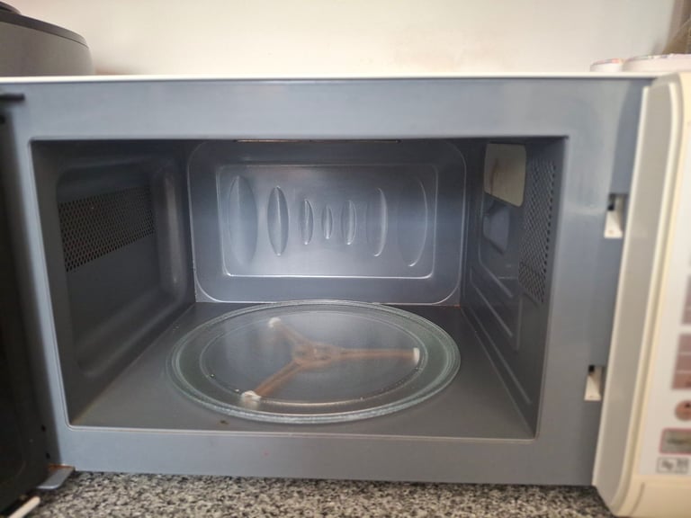 Panasonic 800w white combination microwave with grill
