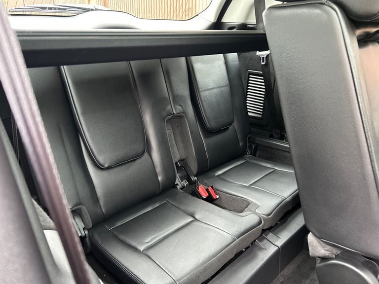 2017 Land Rover Discovery Sport 2.0 TD4 HSE SUV 5dr Diesel Auto 4WD Euro 6 (s/s) (180 ps) ESTATE ...