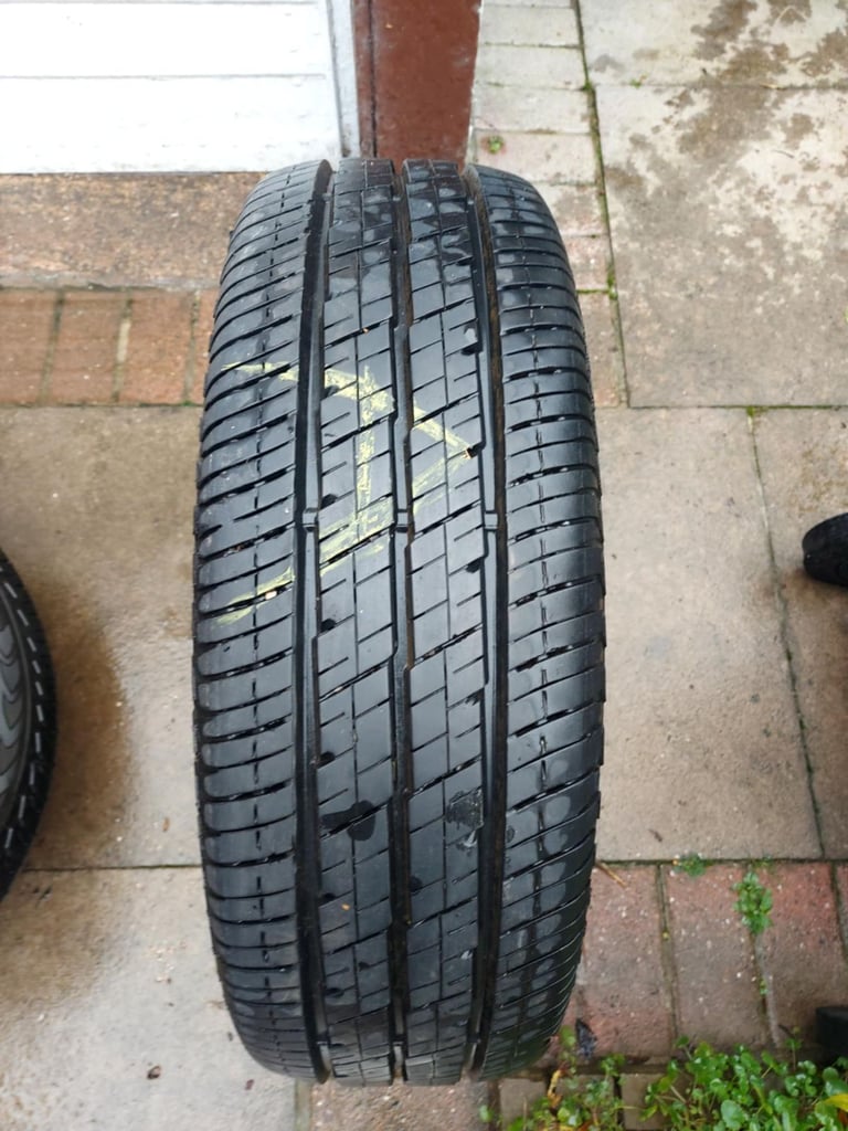 X5 tyres - Continental Vanco 2   215/70R 15C 109/107S