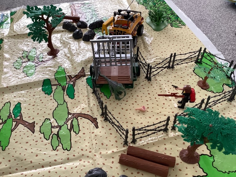 Playmobil Set 4175 Adventure Amphibian Vehicle & Deinonychus - plus extras!