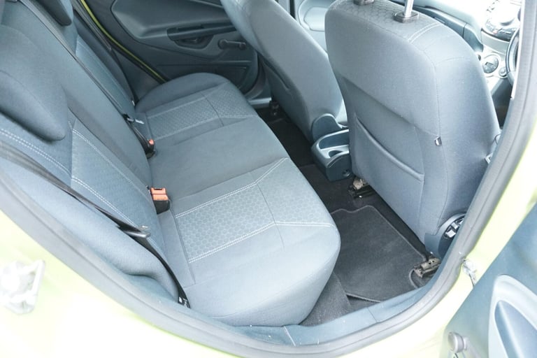 2010 Ford Fiesta 1.6 Titanium 5dr HATCHBACK Petrol Manual