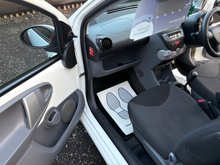 2011 Toyota AYGO 1.0 VVT-i Hatchback Petrol Manual