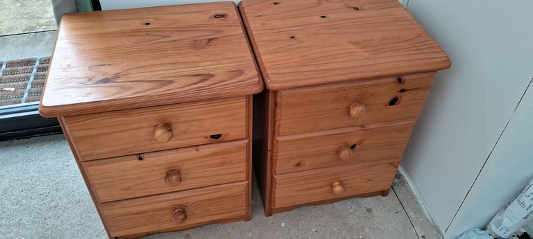Bedside tables matching excellent condition