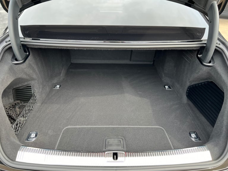 2022 72 Audi A8 3.0 V6 TFSie 60 S-Line Quattro 462ps