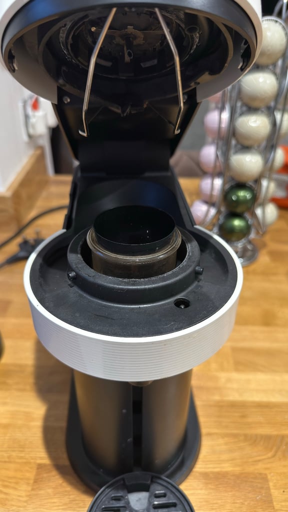 Nespresso Coffee machine, milk frother & pods